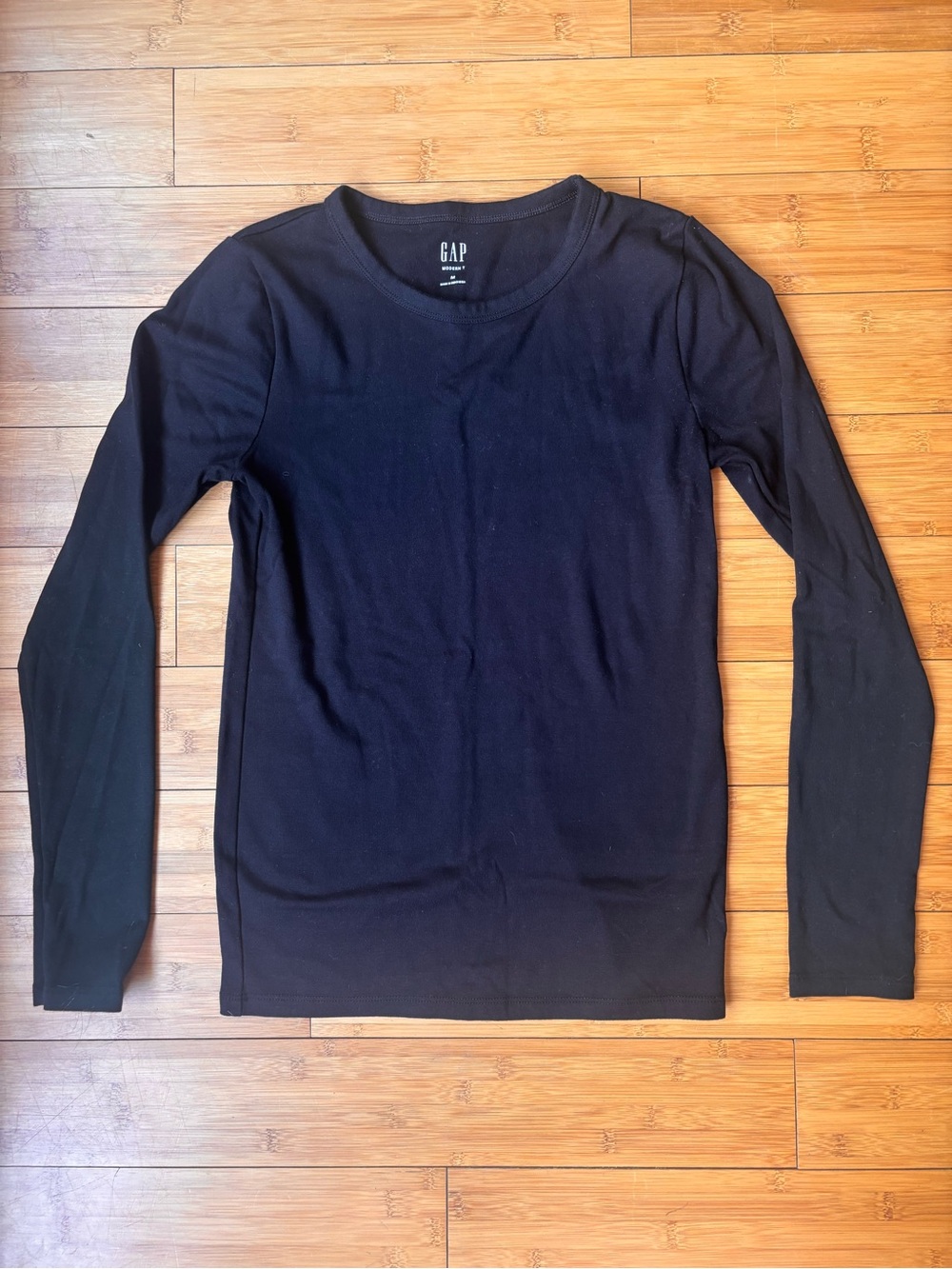 GAP Women’s Black Long-Sleeve Crewneck Shirt